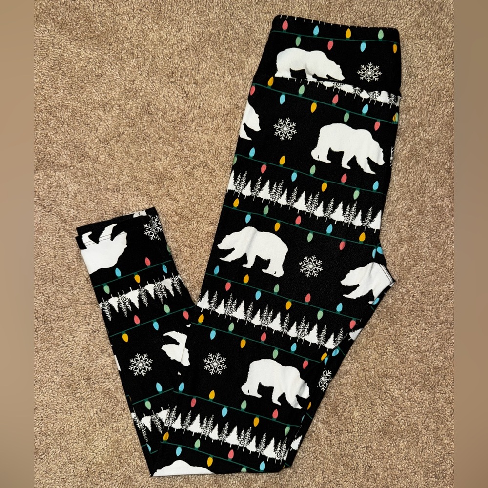 LulaRoe Festive Polar Bear Leggings